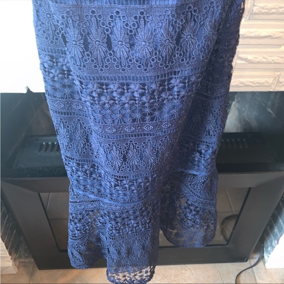 Likely NEW REVOLVE Navy DARBY Lace Overlay Flounce Hem Midi Dress 4 Cocktail - Picture 5 of 7